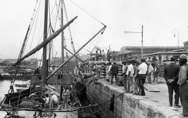 Callao port docking circa 1930 