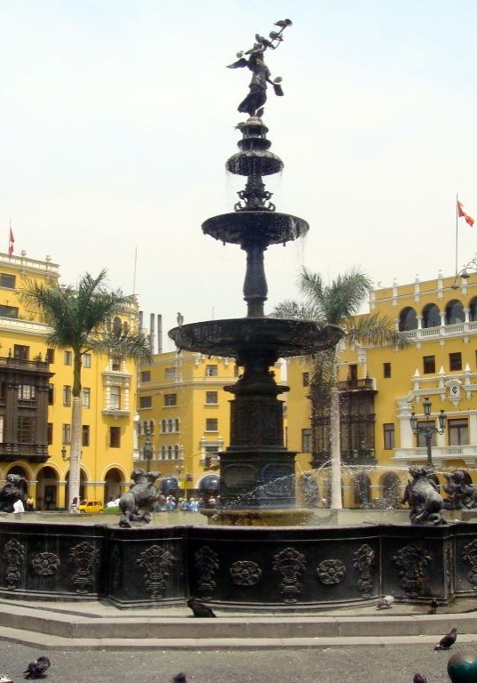 Lima: Plaza de Armas fountain